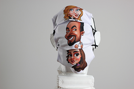 Statue (buste) avec plusieurs masques protection personnalisé avec les caricatures. Masques personnalisés blancs avec la caricature.